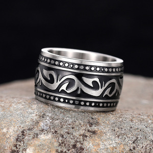 Anello in Acciaio Inossidabile Texturizzato Unisex, Accessorio Vintage alla Moda per Uso Quotidiano - Product Image 3