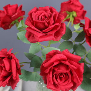 Vente en gros d'usine : Rose artificielle en soie couleur poussière, très populaire pour la décoration de la maison, les mariages et la Saint-Valentin - Product Image 3