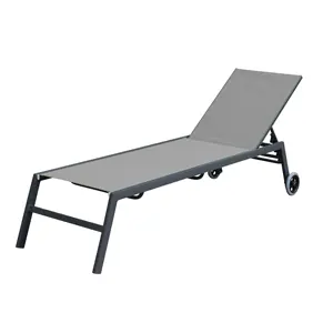 Kolam Renang chaise rekreasi pantai daybed aluminium perabot luar ruangan kursi berjemur dengan roda