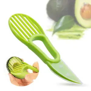 Gadget de cocina de grado alimenticio barato caliente color verde 3 en 1 Herramienta removedor de núcleo de fruta cortador de cuchillo de aguacate