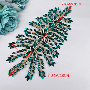 Somptueux 3D Floral Shimmer Rhinestone Dress Crystal Bridal Jewel Applique pour robe de mariée et accessoires pour cheveux - Product Image 4