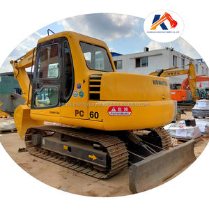 รถขุดขนาดเล็กไฮดรอลิกยี่ห้อโคมัตสึ รุ่น PC60-7 มือสอง พร้อมเครื่องยนต์และชิ้นส่วนเกียร์ รถขุดตีนตะขาบ มีสินค้าในสต็อก - Product Image 1