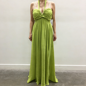 Vestido elegante de verano de alta calidad con cuello halter, nuevo, delgado, que estiliza la figura, falda larga. - Product Image 1