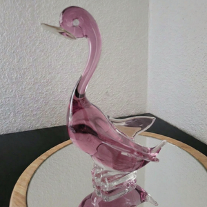 Figurine de cygne en verre soufflé de Murano, différentes couleurs, thème animal, artisanat décoratif, pièce d'art faite à la main en verre soufflé. - Product Image 4
