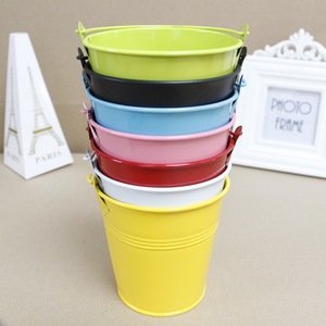 <span class=keywords><strong>En</strong></span> stock - Petit <span class=keywords><strong>seau</strong></span> <span class=keywords><strong>en</strong></span> <span class=keywords><strong>métal</strong></span> de couleur vive avec poignée - Organisateur de bureau à domicile et au bureau, rangement de jouets pour enfants et boîte cadeau - Product Image 1