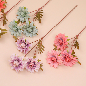 Arreglo Floral Artificial de Dalia de Tres Cabezas, Decoración Suave para Bodas, Flor de Seda Vintage Europea, Decoración Floral para el Hogar - Product Image 1