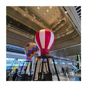 <span class=keywords><strong>Sculpture</strong></span> <span class=keywords><strong>gonflable</strong></span> suspendue ignifuge pour intérieur en forme de montgolfière avec panier en osier simulé - Product Image 1