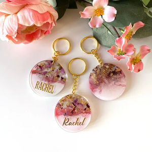 Portachiavi personalizzato con fiori secchi in resina borsa con nome personalizzato portachiavi accessori regalo <span class=keywords><strong>per</strong></span> <span class=keywords><strong>lei</strong></span> - Product Image 1