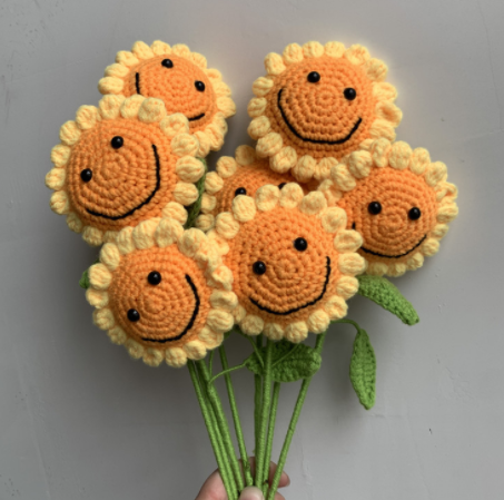 Pequeño girasol sonriente