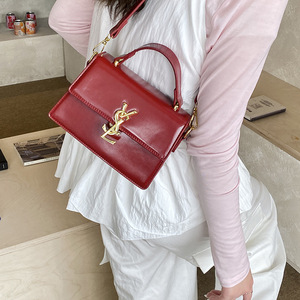 กระเป๋าสะพายไหล่/สะพายข้างทรงโซ่สไตล์ฝรั่งเศสสุดหรูสำหรับผู้หญิง ขนาดกลาง รุ่นปี 2026  วัสดุ PU ปิดด้วยซิป - Product Image 3