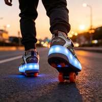 Vente en gros de chaussures à roulettes unisexes pour adultes, roues en PU lumineuses, OEM ODM, logo personnalisé, patins à roulettes pour hommes et femmes, chaussures de skate