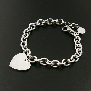 สร้อยข้อมือสแตนเลส OEM ดีไซน์หัวใจคลาสสิก สำหรับทุกเพศ เหมาะสำหรับวันครบรอบ - Product Image 4