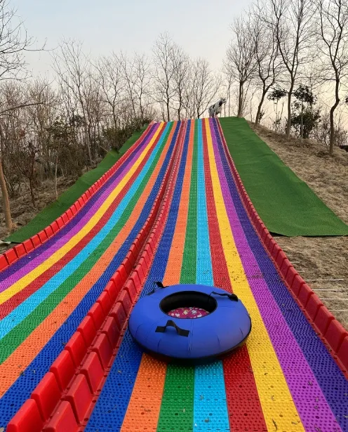 Rainbow slide scenic grande scivolo colorato con rete da sci all'aperto rosso genitore-bambino produttori di attrezzature per il divertimento su misura