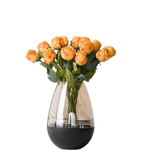 Bouquet de roses artificielles en soie, décoratives pour la maison, les mariages et l'extérieur - Product Image 5