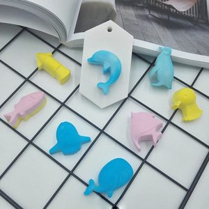 Moules en silicone de qualité alimentaire réutilisables et écologiques en forme de dauphin 3D pour l'artisanat, les ornements en plâtre et les bougies d'aromathérapie - Product Image 3