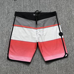 Shorts de sport pour homme essentiels pour l'été, à séchage rapide, avec poche zippée pour l'entraînement quotidien - Product Image 1