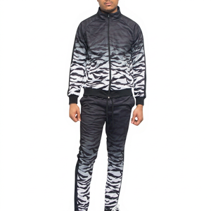 Ensemble Jogging Graphique Stylé Personnalisé avec Impression en Relief – Survêtement Streetwear à Grandes Motifs, Hoodie et Pantalon de Survêtement Deux Pièces Tendance Urbaine - Product Image 1