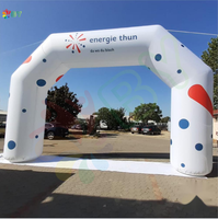 Mur de la ville en cours d'exécution début ligne d'arrivée arche gonflable publicité ancre Marathon Air pour les événements sportifs