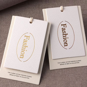 Marchio di abbigliamento di lusso di fascia alta in rilievo con etichetta appesa personalizzata <span class=keywords><strong>milano</strong></span> modello ispessito speciale carta <span class=keywords><strong>a</strong></span> caldo per gli indumenti - Product Image 1