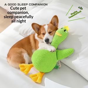 Compañero de Sueño para Perros, Juguete de Peluche de Pato Ecológico y Sostenible, Resistente a Mordidas, con Sonido para Mantener a tu Mascota Entretenida - Product Image 2
