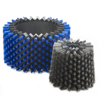 Brosse cylindrique à poils PBT rotatifs POM, assemblage en dents de scie industriel personnalisé pour le nettoyage
