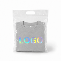 Sacs d'emballage transparents en plastique personnalisés avec logo, poignée découpée et fermeture éclair pour vêtements, vente en gros, pochettes pour T-shirts et articles vestimentaires