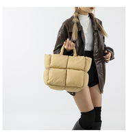 Produits à la mode Puffer Sac Fourre-Tout Grande Capacité Doux Hiver Femmes Sacs À Main De Luxe Étanche À L'eau Sac À Bandoulière pour Femmes