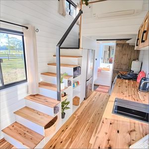 Mini-maison mobile fabriquée en usine sur remorque, maisonnette modulaire préfabriquée pour <span class=keywords><strong>location</strong></span> de vacances et travail à distance - Product Image 3