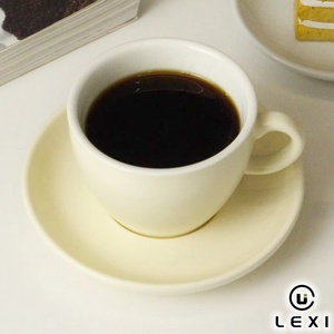 Ensemble tasse et soucoupe en porcelaine crème, design minimaliste uni, classique, pour café expresso, cadeau barista italien, vente en gros personnalisée - Product Image 1