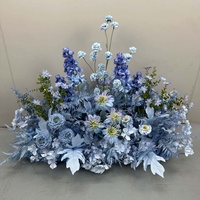 Blauwe zijden kunstbloemenloper, bloemenkrans voor de bruidsgang, elegante kunstbloemen centerpiece voor verlovingsbanketlocatie