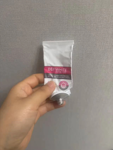 Crème de Laboratoires 40ml Éclaircissante Peel-Off Infusée au Collagène, Rétinol, Acide Kojique <span class=keywords><strong>et</strong></span> Ginseng Élimine les Taches Brunes - Product Image 2