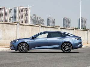 2025 BYD Seal 07DMI sedán eléctrico híbrido enchufable de lujo de tamaño mediano de largo alcance 70km 125km opciones nuevo modelo nuevo vehículo de energía - Product Image 3