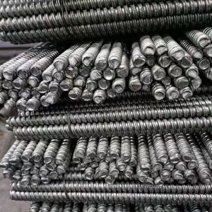 สลักเกลียวกันน้ำ M12 M14 M16 300 มม. ระดับ 8.8 สำหรับงานก่อสร้างแบบหล่อคอนกรีต รองรับการเสริมแรง พร้อมน็อต - Product Image 1