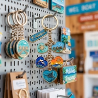 Porte-clés en métal en forme de cœur coloré, émail personnalisé, souvenirs des Maldives, vente en gros