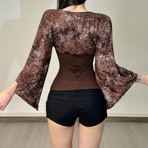 Chemise pour femme décontractée confortable à manches bouffantes en tricot extensible à imprimé floral vintage Y2K à col en V - Product Image 6
