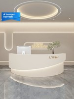 Comptoir de réception de luxe en arc avec éclairage LED, en MDF, pour salon de beauté, bar, caisse, magasin de vêtements, hôtel moderne, hôpital