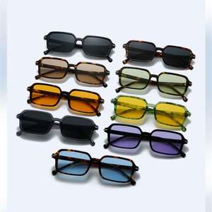 Lunettes de soleil carrées rétro tendance 2025 avec rivets, protection UV400, petite monture, personnalisables avec logo, pour hommes et femmes - Product Image 4