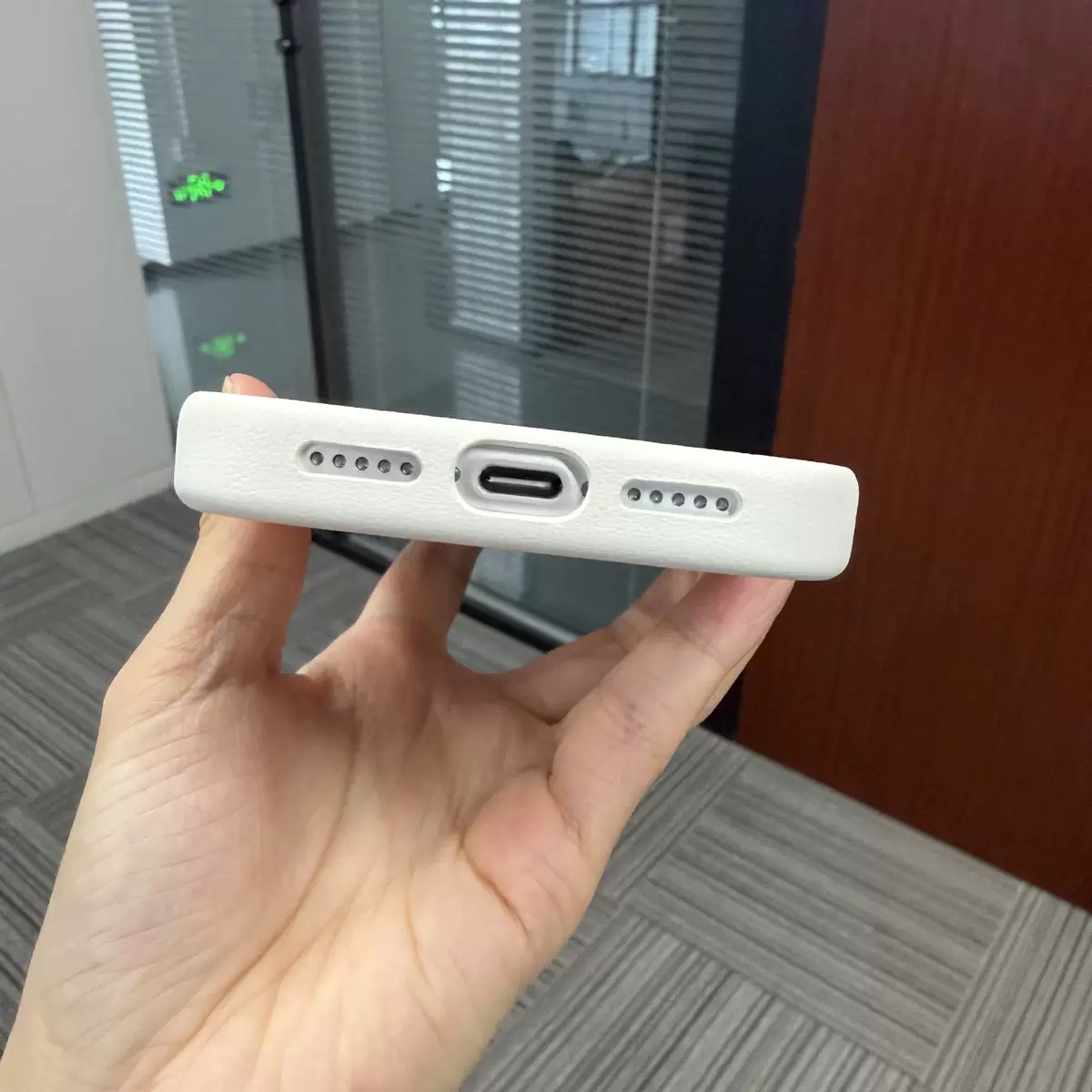 iphone 17 pro max full coverage camera lens