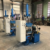 Machine de pressage par injection de caoutchouc, pompe contrôlée par PLC, haute productivité pour la production de formes complexes, entièrement automatique, multifonctionnelle
