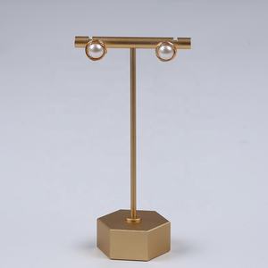 नई शैली फैशन डिजाइन 7.5-8mm बटन आकार मोती गहने महिलाओं स्टड कान की बाली - Product Image 2