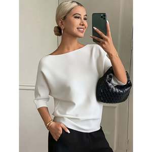 เสื้อสเวตเตอร์แขนสั้นคอวีสีแดงเบอร์กันดีสำหรับผู้หญิง - Product Image 3