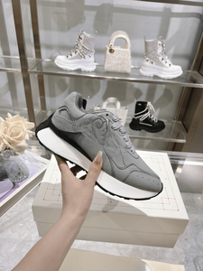 Alexander Premium Nubuck Suede Retro Chunky Sole Sneakers Mc. Zapatillas con Entresuela en Contraste para Hombre y Mujer, Ideales para el Desplazamiento Diario - Product Image 5