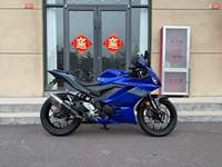 Motocicleta Deportiva Yamaha YZF R3 de 321cc, Bicilíndrica en Paralelo, Refrigerada por Líquido, con ABS para Conducción en Calle y Pista