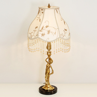 Lampe de table en laiton antique doré de style américain Jewellerytop Godness Decor pour hôtel, salon, chambre à coucher