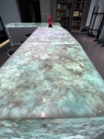 Dalles de marbre naturel moderne, onyx artificiel, grands panneaux de pierre translucides rétroéclairés, comptoirs de cuisine en quartz pour entrepôt de cuisine
