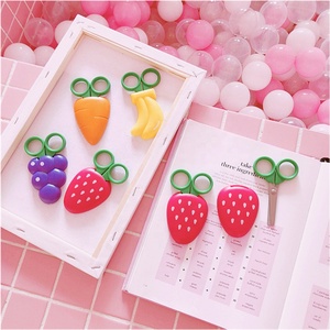 <span class=keywords><strong>Forbici</strong></span> a Forma di Frutta Carine con Copertura in Plastica, <span class=keywords><strong>Forbici</strong></span> in Acciaio Inossidabile con Magnete <span class=keywords><strong>per</strong></span> <span class=keywords><strong>Bambini</strong></span> - Product Image 6