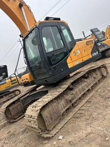 Excavadora de cadenas Hyundai 225LVS usada de 22 toneladas, 95% NUEVA, pocas horas de uso, con motor y componentes principales de la caja de engranajes, modelo hidráulico 2024 - Product Image 3