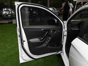 Dongfeng Citroën C3-XR, SUV <span class=keywords><strong>Pequeño</strong></span> de 5 Puertas y 5 Asientos, Motor de Gasolina 1.2T de 116 Caballos de Fuerza - Product Image 6