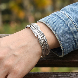 New Retro Feather Wide <b>Bracelet</b> Trendy Stainless Steel Adjustable Wide <b>Bangle</b> <b>Bracelet</b> for Party-Hot Selling Europe & US Style - Product Image 1