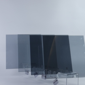 Verre solaire à revêtement de 6 mm, technologie de revêtement métallique avancée pour les bâtiments écologiques et les façades de gratte-ciel commerciaux - Product Image 2
